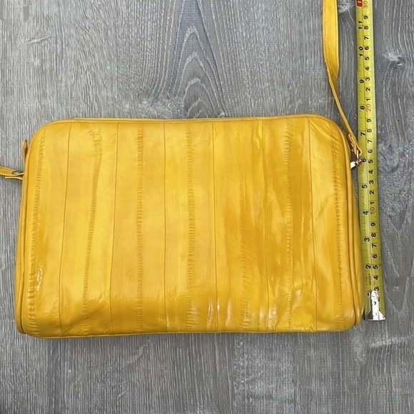 Yellow Purse - Picture 7 of 7